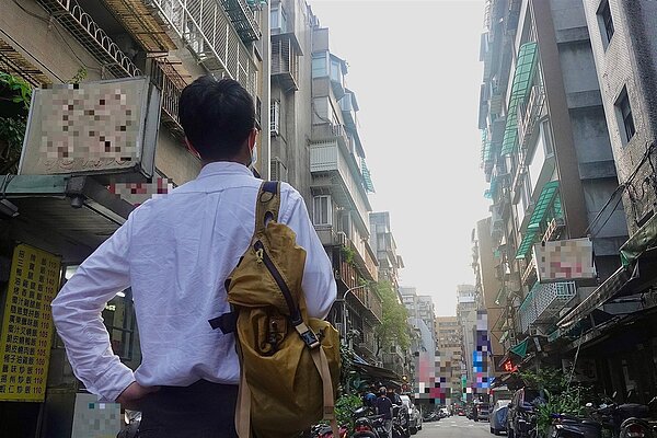 2025年開始課徵碳費,不動產業界傳碳費徵收恐讓房價上漲,內政部今表示,徵收碳費對建築成本影響約為0.9%,不致造成房價上漲,呼籲業者不要以碳費徵收為由哄抬房價。示意圖,聯合報系資料照