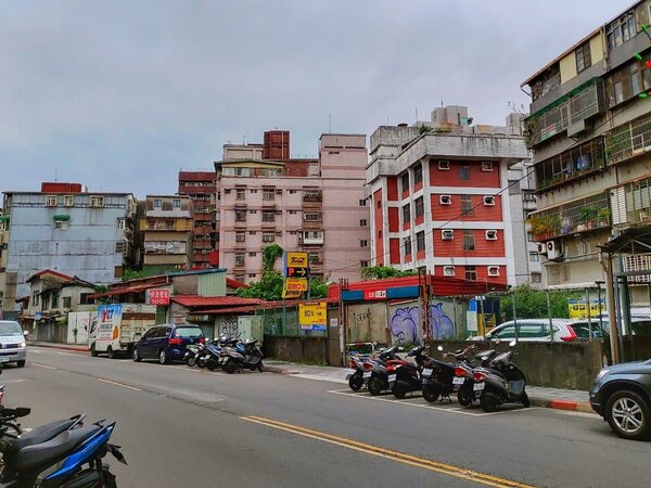 信安街側（更新前）。圖／台北市政府提供