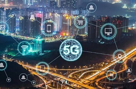 台灣5G用戶累計已在2023年11月突破828.3萬,每月新增用戶數落在12~13萬,12月在耶誕節買氣助陣、加上兩宗合併案正式生效催出NP用戶移轉使用5G,市場推估整體5G用戶規模將在2023年底突破840萬。圖∕本報資料照片