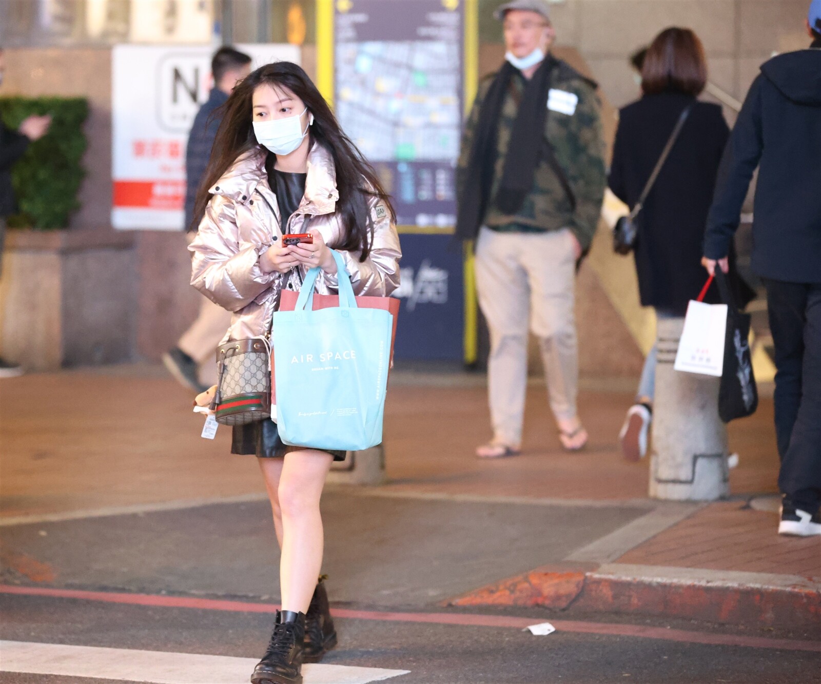 今天各地晴朗穩定；白天北舒適、南微熱；因輻射冷卻效應，早晚氣溫仍偏低。本報資料照片 