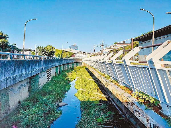 新北市藤寮坑溝二期工程即將在2月初完工,將提供動植物棲息環境及居民休憩空間。圖/新北市水利局提供
