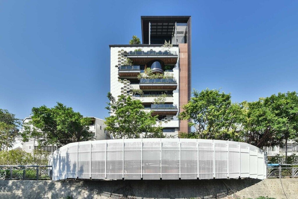 麗晨建設「丰二三」,獲得綠建築、智慧建築標章,民眾賞屋可直接體驗在綠建築裡的空間感受度。(麗晨建設提供)