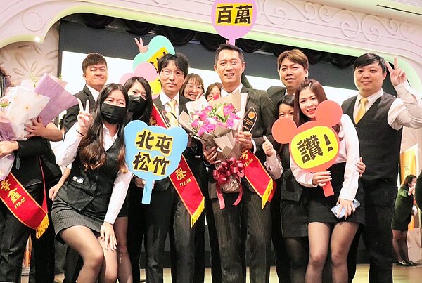 聯賣貢獻35%業績,永慶不動產台中北屯松竹加盟店同心2023拼出億元業績。圖/永慶房產集團提供