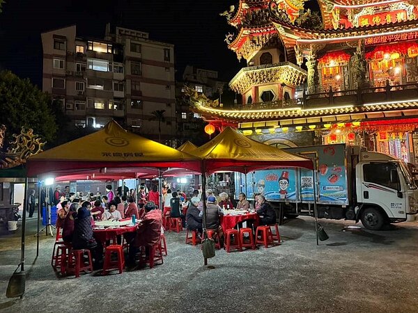 下塔悠福德爺宮廟餐會