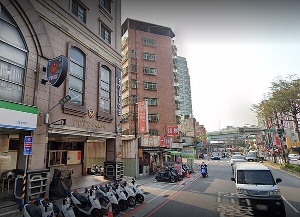 新北市三重區厚德派出所員警驚傳自戕身亡。圖/截自Google Map