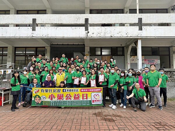 以社區事等於小巢事積極態度獲消費者喜愛，有巢氏房屋陳士仁陸續成立3間加盟店。圖／永慶房產集團提供