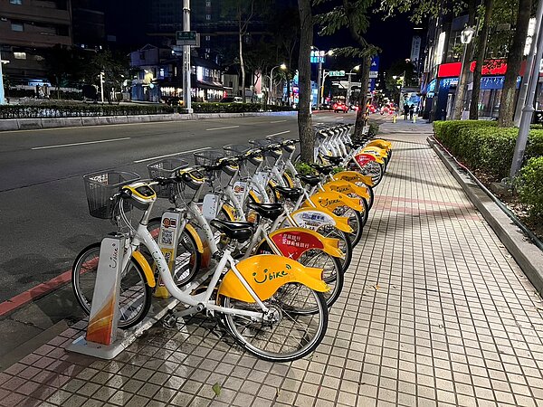 YouBike2.0將於14日凌晨1~5時進行資料庫升級作業,屆時各縣市都將暫停借車,僅能還車,YouBike1.0則正常營運。圖/新北市交通局