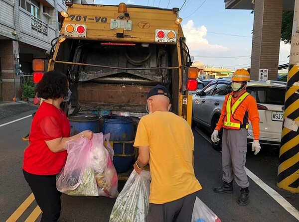 彰化縣環保局提前公布26鄉鎮市公所巨大垃圾收運及春節期間垃圾收運時間。圖/彰化縣政府提供