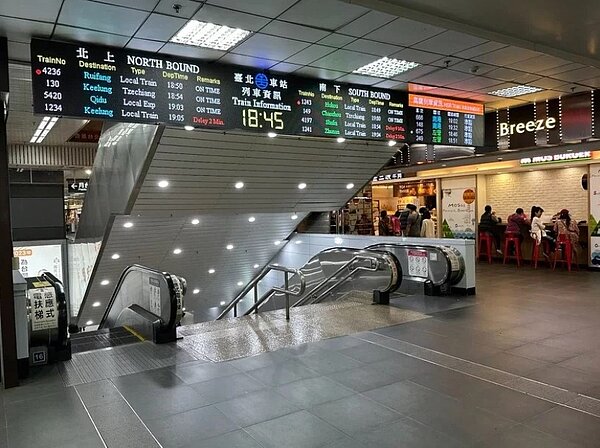 總統和立委大選周六登場，迎接交通疏運返鄉投票潮。圖／記者周彥妤攝影
