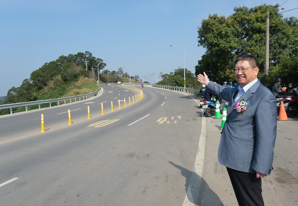 「新竹科學工業園區北二高寶山交流道聯絡道拓寬工程-竹43線（3K＋695至6K＋000）拓寬工程」通車啟用。圖／新竹縣府提供