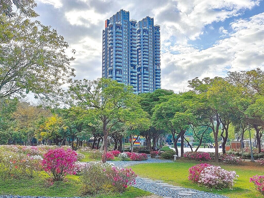 台北大安森林公園首排豪宅「One Park Taipei 元利信義聯勤」,蟬聯2023年台北豪宅王!圖/台灣房屋提供