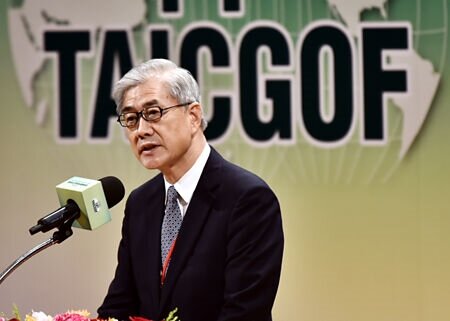 現任金管會主委黃天牧有深厚的專業背景,由於後續還有重大政策要推動,續任呼聲高。圖∕本報資料照片