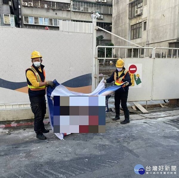 總統立委選舉落幕 拆除競選廣告物回收再利用。圖/台灣好新聞