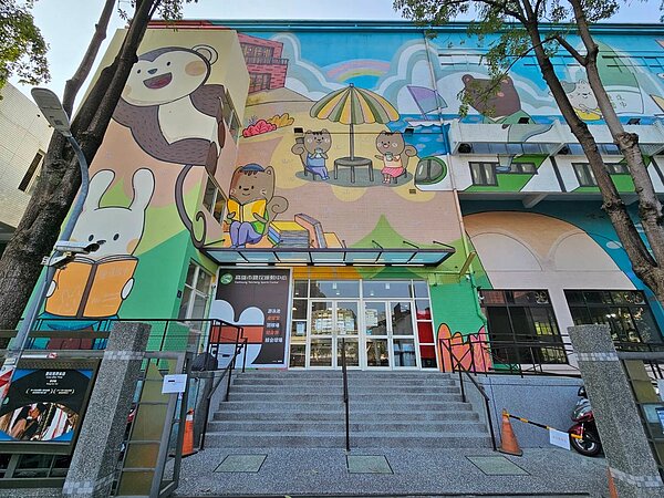 鹽埕區運動中心周邊為房市交易量最高地區，悠閒步調相當受歡迎。圖／永慶房產集團提供