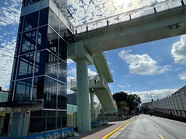 新水源永春天橋啟用。圖/台北市工務局提供