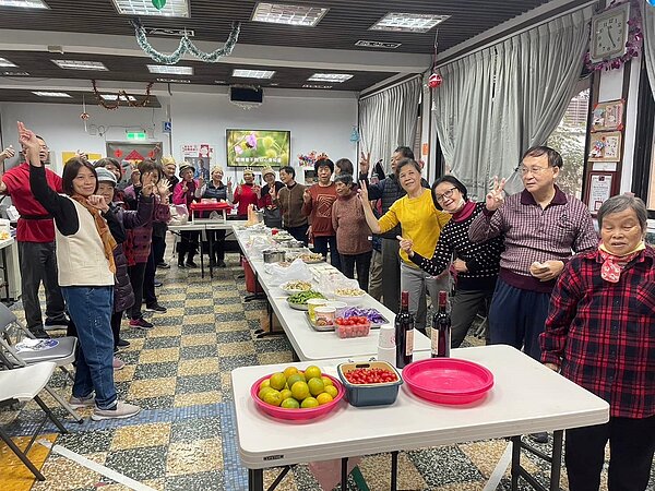 每人攜帶一樣菜品前來與大家分享。（圖／永和樂生活Ｘ有你有我）