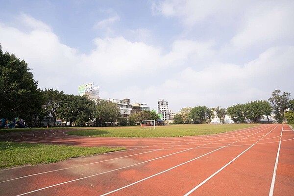 竹蓮國小學校運動操場及周邊設施整建工程動土。圖／新竹市政府提供