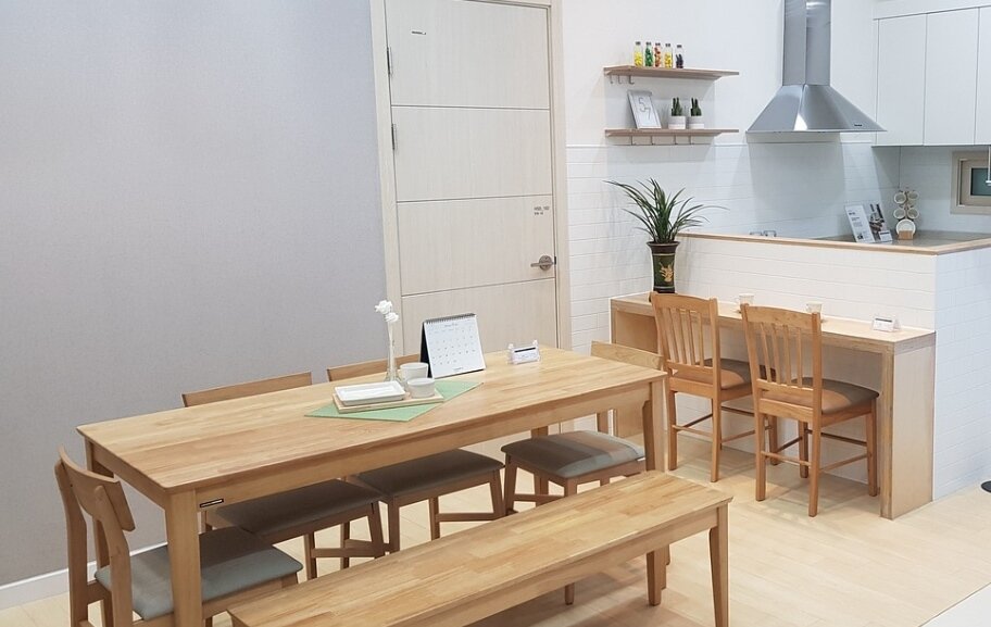 ▼老公從高中就開始打工賺學費,感嘆婆婆都沒工作,頻頻向孩子拿錢,要求3個孩子每個月各自都要給1.5萬元。(示意圖/pixabay)