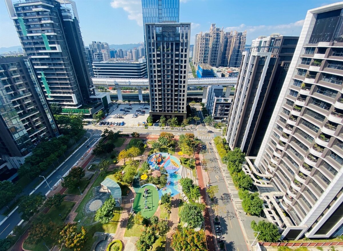 永慶房產集團比較新北市九個討論度較高的重劃區，其中央北重劃區以68.4萬元的平均單價位居第一，更高出新店區的平均單價46.9%。圖／永慶房產集團提供