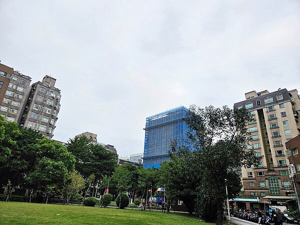 臺北市政府副秘書長游適銘接受《好房網》專訪表示,臺北市政府相關單位持續關注房市交易與實價登錄資訊,不讓有心者擾亂及哄抬區域房價。圖/好房網News記者林和謙/攝