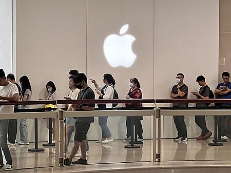 蘋果手機以20.1%市占、首度拿下全球第一大。圖∕本報資料照片