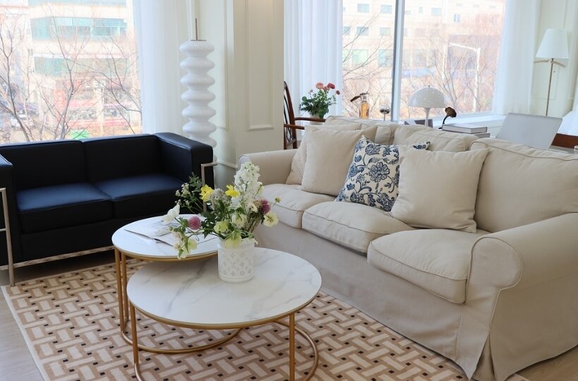 ▼爸媽贊助150萬元,她想買房又擔心扛房貸。(示意圖/pixabay)