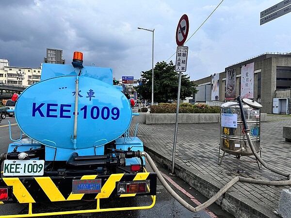 供水站及水車示意圖。圖／新北市水利局提供