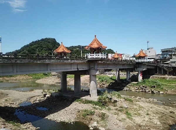 新北三峽長福橋橋齡近40年,去年8月啟動改建,預計2026年完工。圖/新北市水利局提供