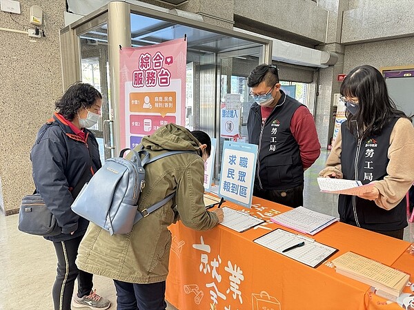 沙鹿就業服務站舉辦「富市台中就業成功」海線地區新春徵才。圖／台中勞工局提供