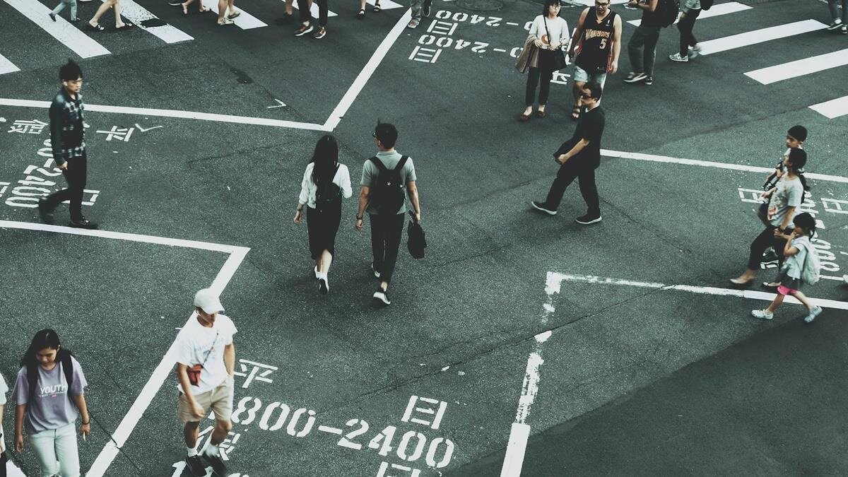 ▼原PO透露,考量家庭經濟能力,打算窮養子女。(示意圖/pexels)