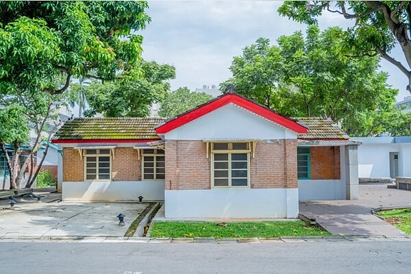 桃園市府推動地方文創產業,辦理「馬祖新村眷村文創園區眷舍招租計畫」,預計開放5個眷舍空間,即日至3月22日徵件。圖/桃園文化局提供