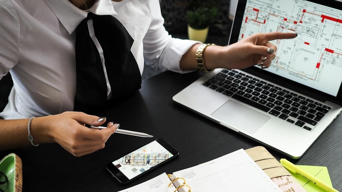 ▼內行網友表示,投資和自住兩者的對於房子的要求和考量點都不一樣,房仲事先了解,比較能精準推薦適合的房源。(示意圖/取自<a href="https://www.pexels.com/zh-tw/photo/313691/"><span style="color:#000000;">Pexels</span></a>)