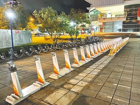 台北市長蔣萬安透露YouBike前30分鐘免費政策，有可能在農曆年前上路，許多議員仍擔憂恐讓無車可借情形加劇。（劉彥宜攝）