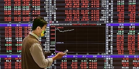 美股財報周重頭戲登場,車用電子、AI、半導體等台系供應鏈蓄勢待發,聯發科法說月底前見真章。圖∕本報資料照片