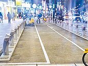 爭搶YouBike　男女大打出手互告