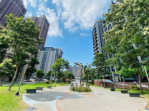 2023年下半年預售市場十大交易熱區，桃園龜山區超車新北三重，以2,103件坐上全台最強熱區寶座。圖／業者提供