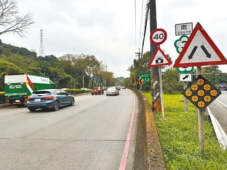 新台五路為汐止區連接台北市與基隆市的重要交通樞紐,亦是交通執法的熱點之一。(高鈞麟攝)