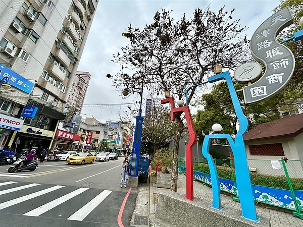 天津商圈已完成高流量的臉書、官網、電商銷售平台及各大電商平台的串接。記者宋健生/攝影