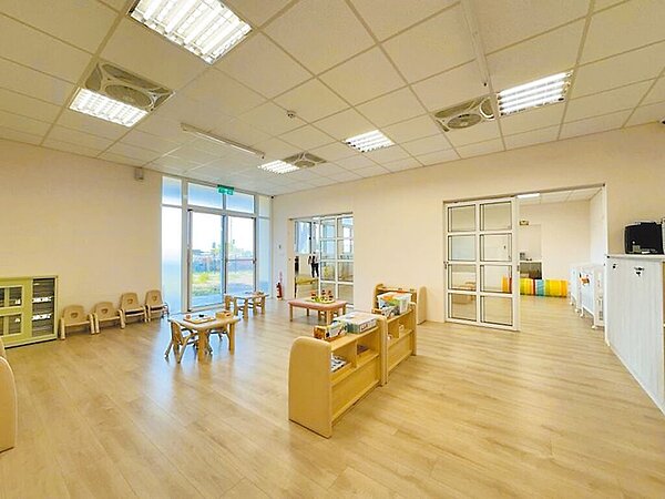 嘉義縣義竹鄉公共托育家園將收托嬰幼兒,圖為室內空間陳設。(嘉義縣政府提供/廖素慧嘉縣傳真)