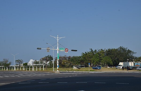 安平燈會假日期間增闢南區清水路臨時停車場及免費接駁車。圖/南市府提供