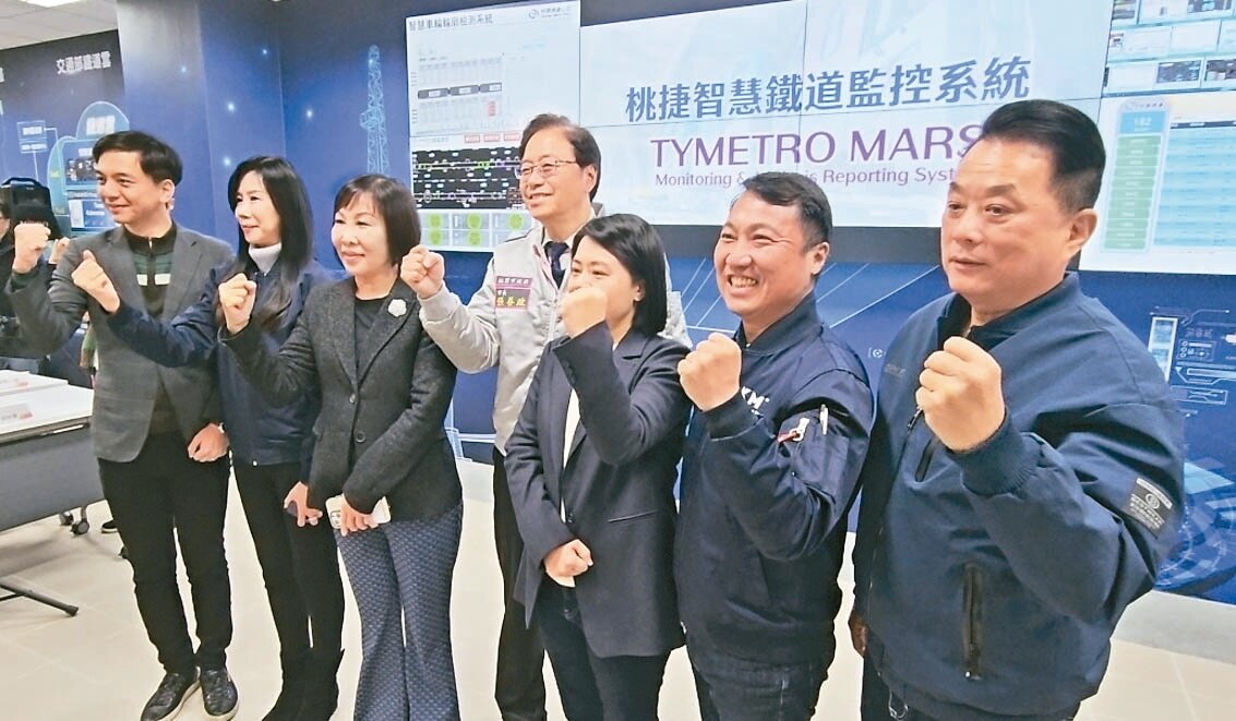 國民黨桃園6席新任與連任立委都力挺桃園市政府,未來將積極向中央爭取經費,建設地方。記者鄭國樑/攝影