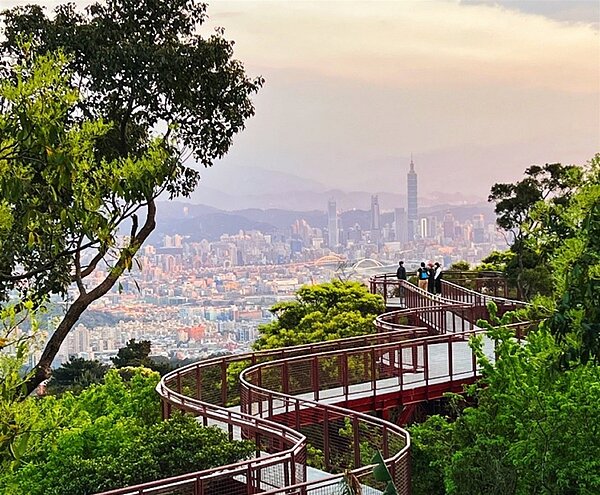 碧山露營場空中廊道。圖/台北市工務局提供