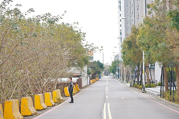 新竹縣議員林碩彥認為犁頭山自辦農地重畫的公共事業用地比例偏低、抵費地比例過高，希望縣府地政處研審農地重畫適宜性。圖／林碩彥提供