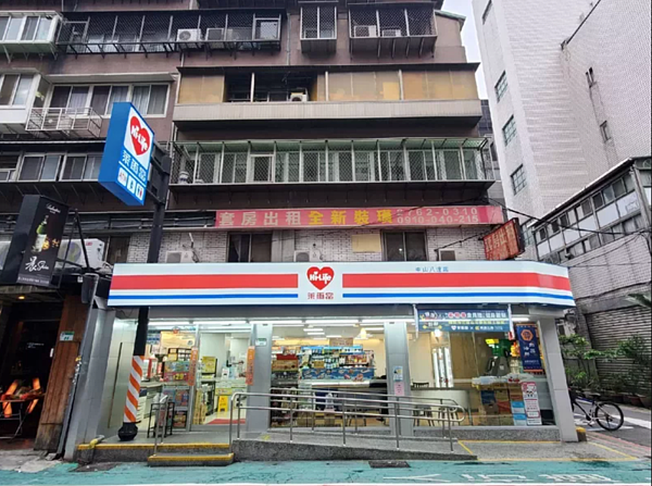 總路長約2公里的林森北路有23家超商,位列雙北之冠,過去一年內有152件住宅交易。圖/永慶房屋提供