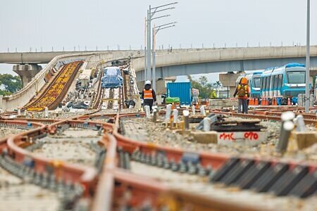 圖為捷運三鶯線工地現況。(郭吉銓攝)