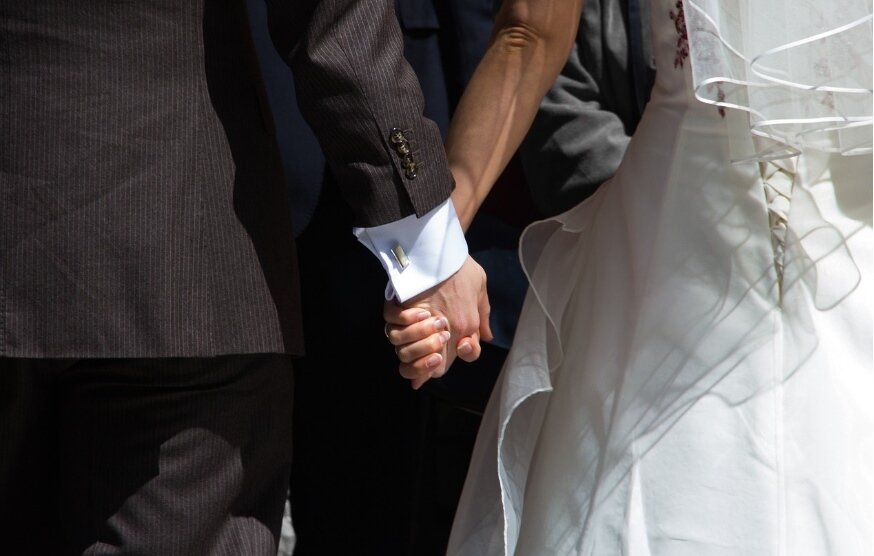 ▼女友家境優渥,但以後不會金援小倆口,女友本身也沒什麼存款。(示意圖/pixabay)