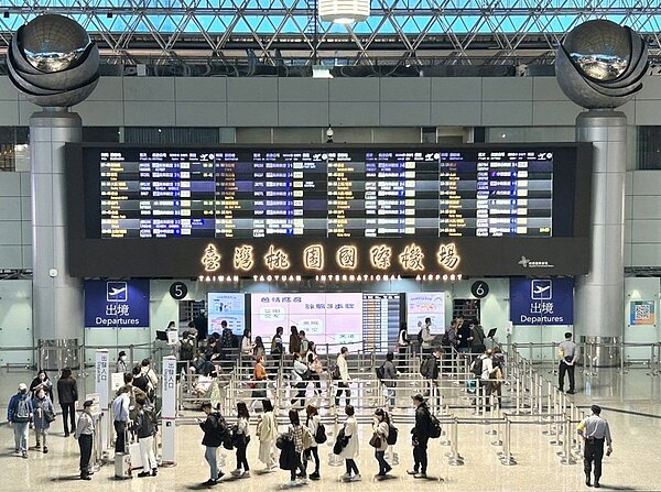 交通部觀光署署長周永暉今日表示，赴陸團客3月1日將如期解禁，預定2月6或7日會對外公布詳細方案，出團人數還是會以每日2,000人為參考值。桃機公司提供