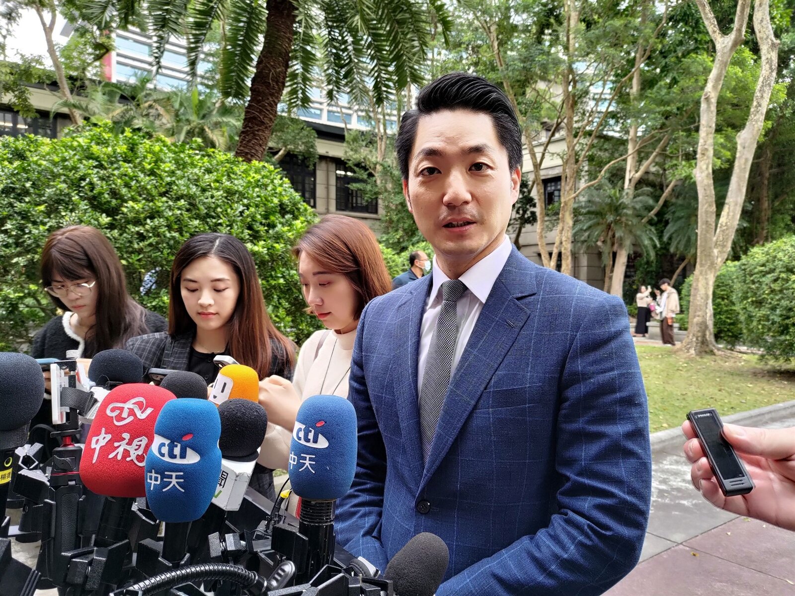 台北市長蔣萬安今天下午出席松山市X蜷川實花特展開展活動受訪。記者林麗玉/攝影