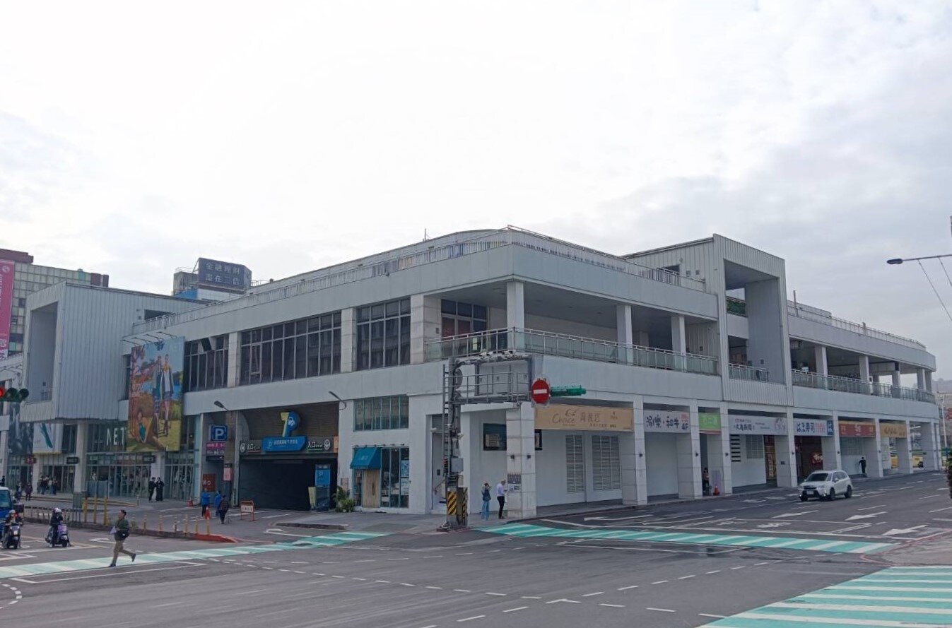 基隆市政府今天辦理基隆廣場點交作業,微風集團明起接手營運。記者邱瑞杰/攝影