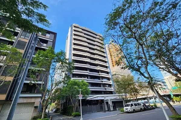 冠德信義F棟首度出現實價交易。圖/台灣房屋信義101店提供